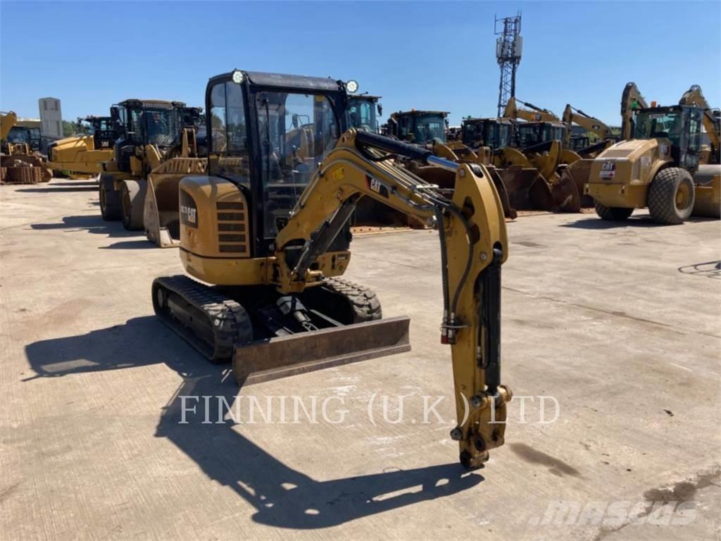 CAT 302.7D CAB 大型油圧ショベル12t以上（パワーショベル・ユンボ）
