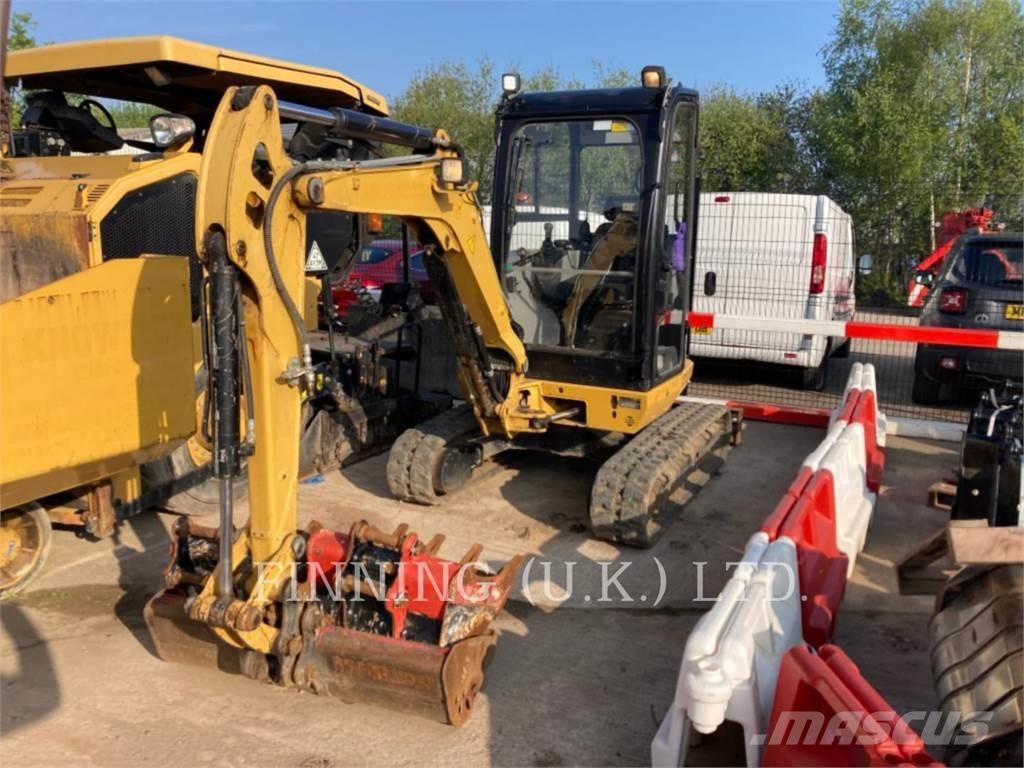 CAT 302.7D CAB 大型油圧ショベル12t以上（パワーショベル・ユンボ）