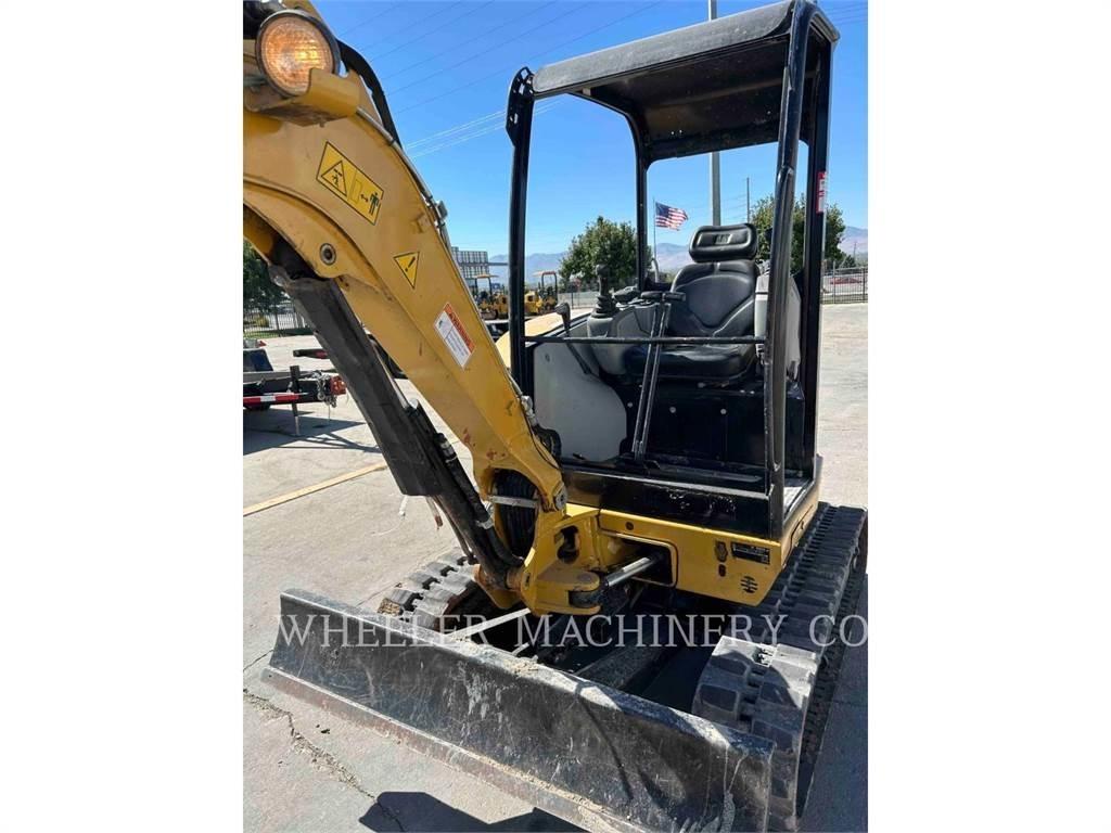 CAT 302.7DC1TH 大型油圧ショベル12t以上（パワーショベル・ユンボ）