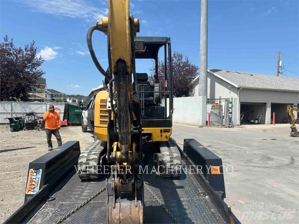 CAT 302.7DC1TH 大型油圧ショベル12t以上（パワーショベル・ユンボ）