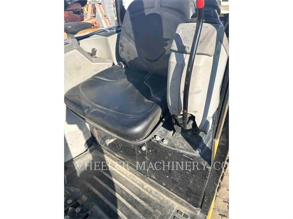 CAT 302.7DC1TH 大型油圧ショベル12t以上（パワーショベル・ユンボ）