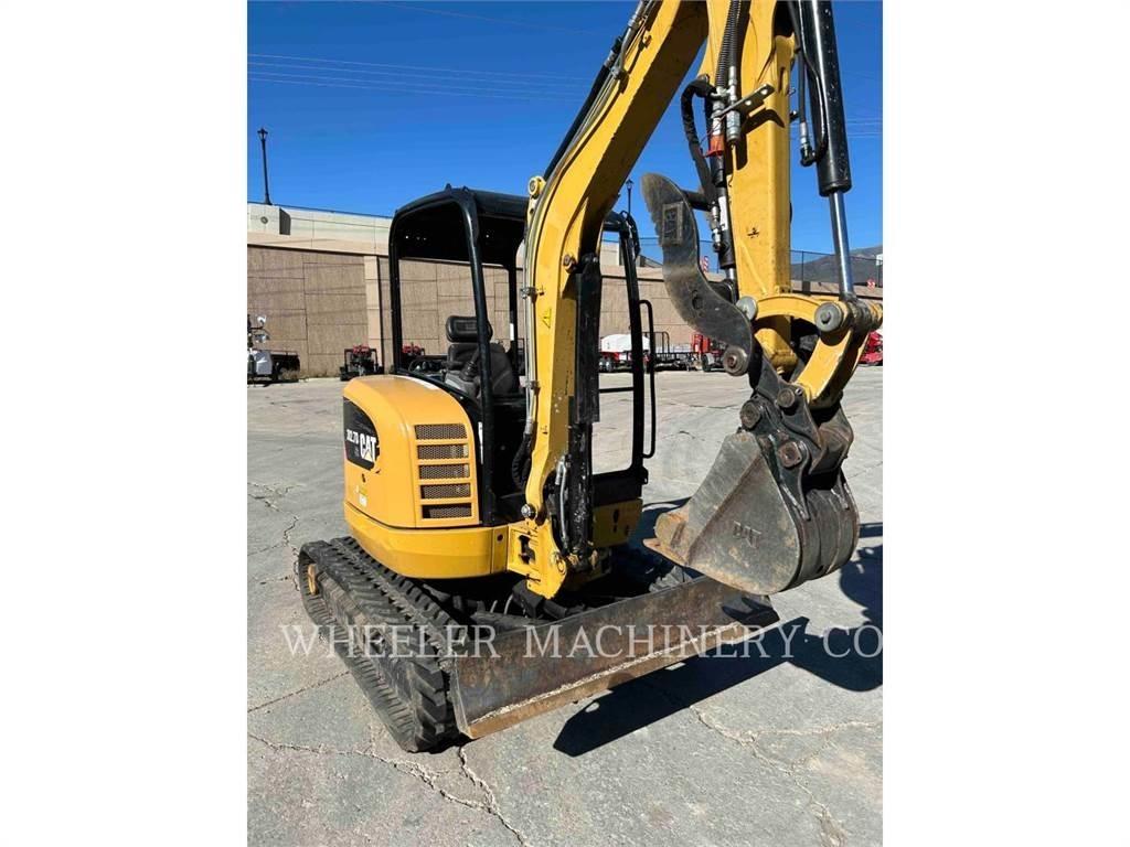 CAT 302.7DC1TH 大型油圧ショベル12t以上（パワーショベル・ユンボ）