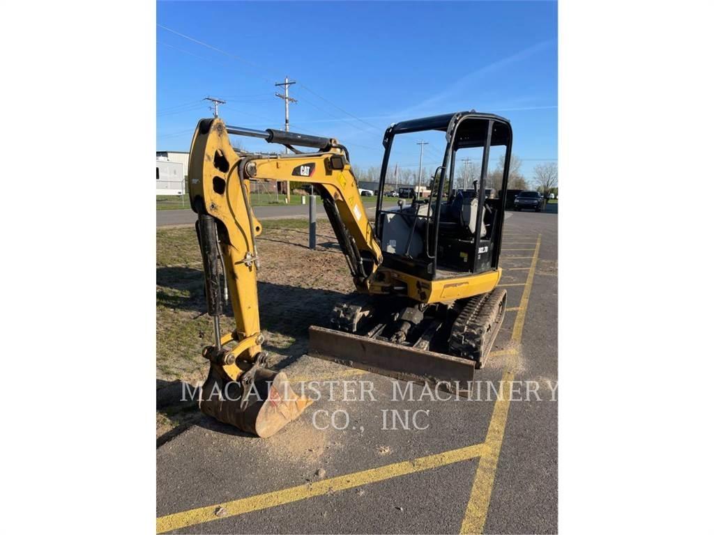 CAT 302.7DCR 大型油圧ショベル12t以上（パワーショベル・ユンボ）