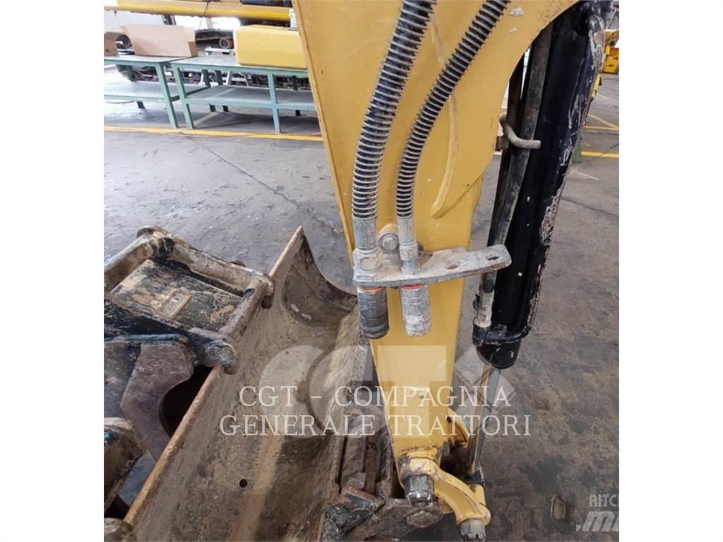 CAT 302.7DCR 大型油圧ショベル12t以上（パワーショベル・ユンボ）