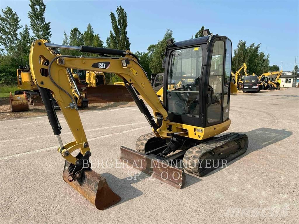 CAT 302.7DCR 大型油圧ショベル12t以上（パワーショベル・ユンボ）