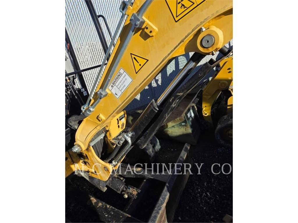 CAT 302.7DCRCN 大型油圧ショベル12t以上（パワーショベル・ユンボ）