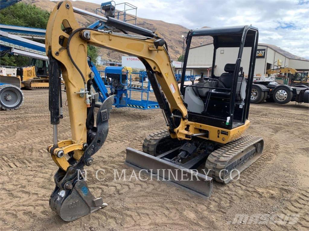 CAT 302.7DCRCN 大型油圧ショベル12t以上（パワーショベル・ユンボ）