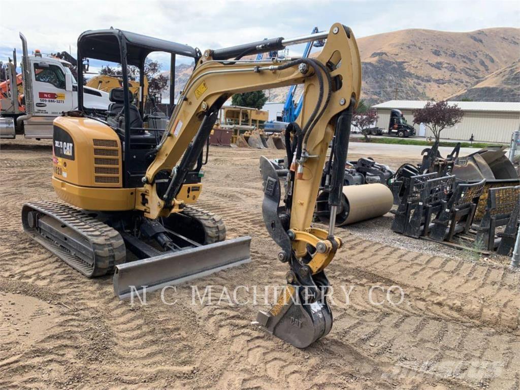 CAT 302.7DCRCN 大型油圧ショベル12t以上（パワーショベル・ユンボ）