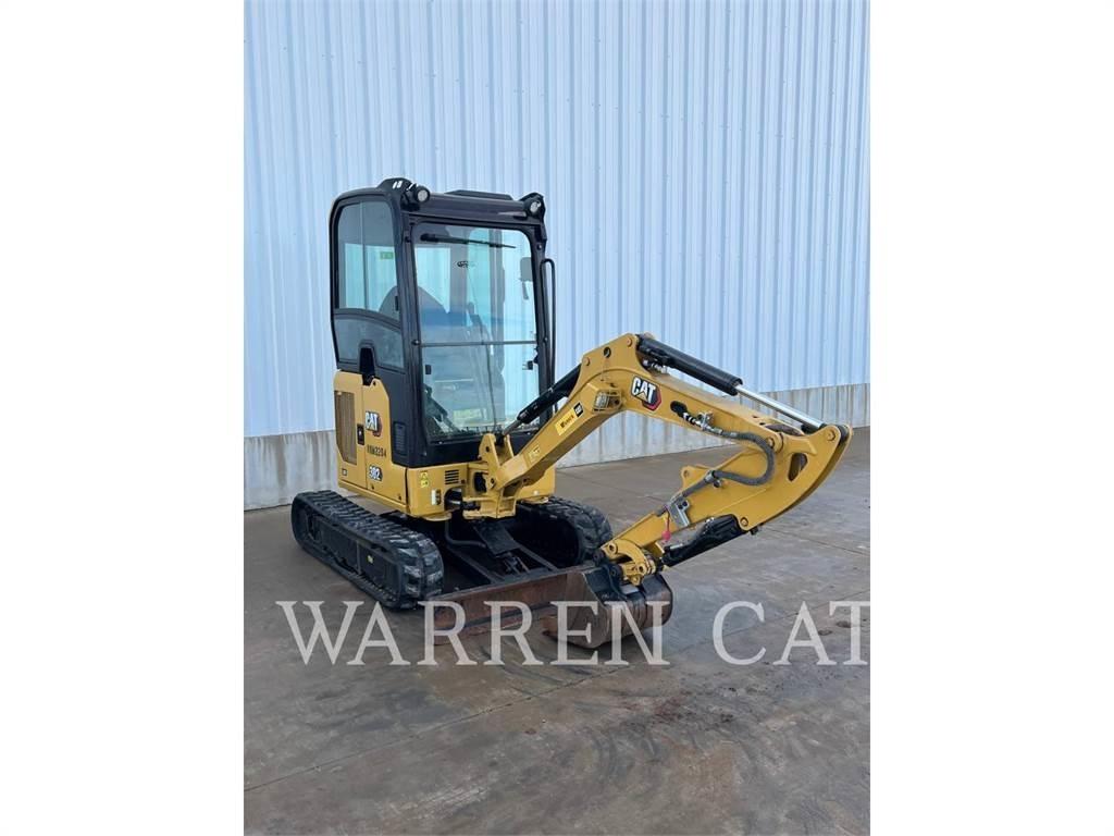 CAT 302 CR 大型油圧ショベル12t以上（パワーショベル・ユンボ）