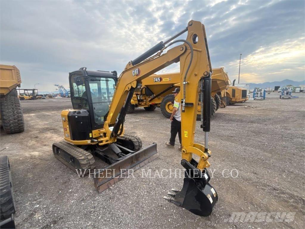 CAT 303.5 C3 大型油圧ショベル12t以上（パワーショベル・ユンボ）