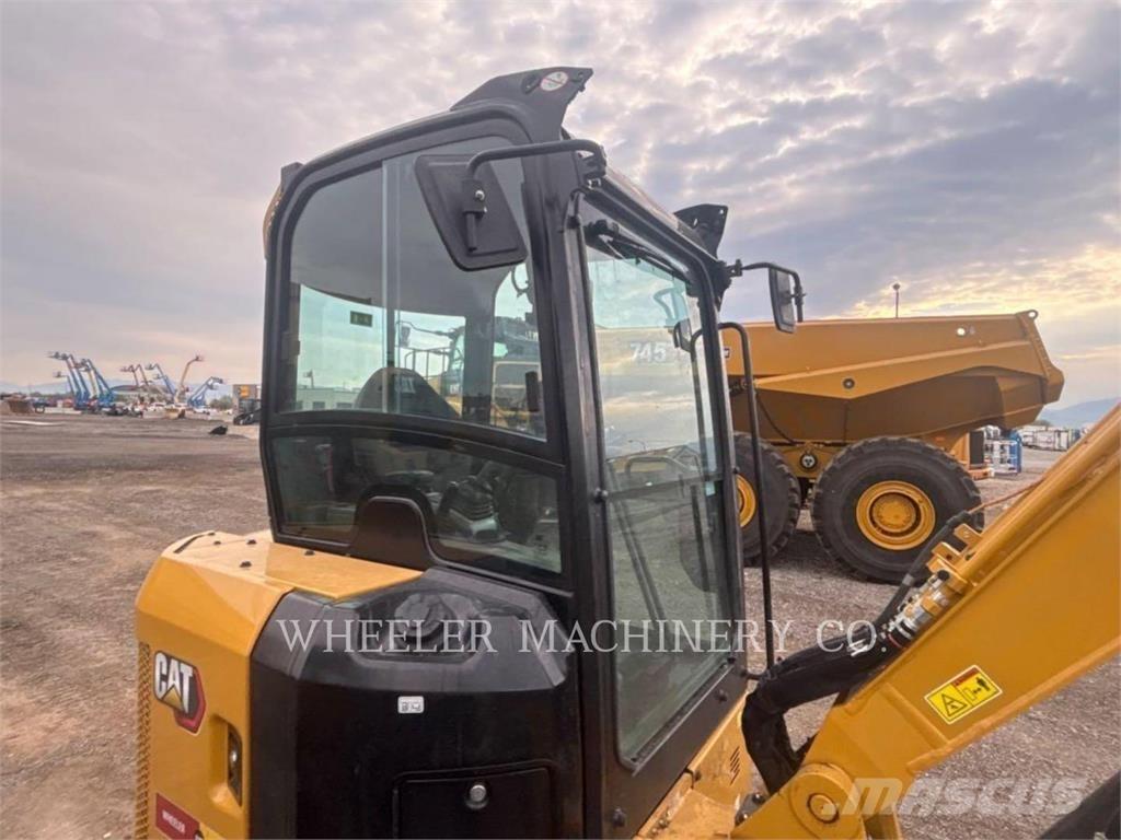 CAT 303.5 C3 大型油圧ショベル12t以上（パワーショベル・ユンボ）
