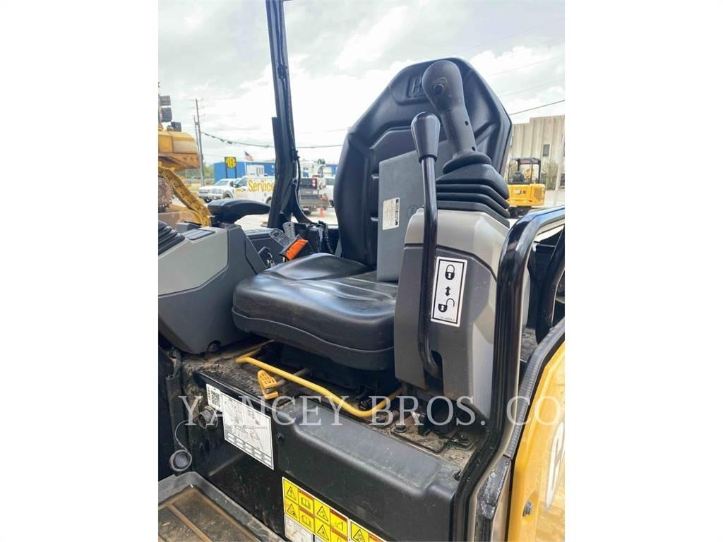 CAT 303.507CR 大型油圧ショベル12t以上（パワーショベル・ユンボ）