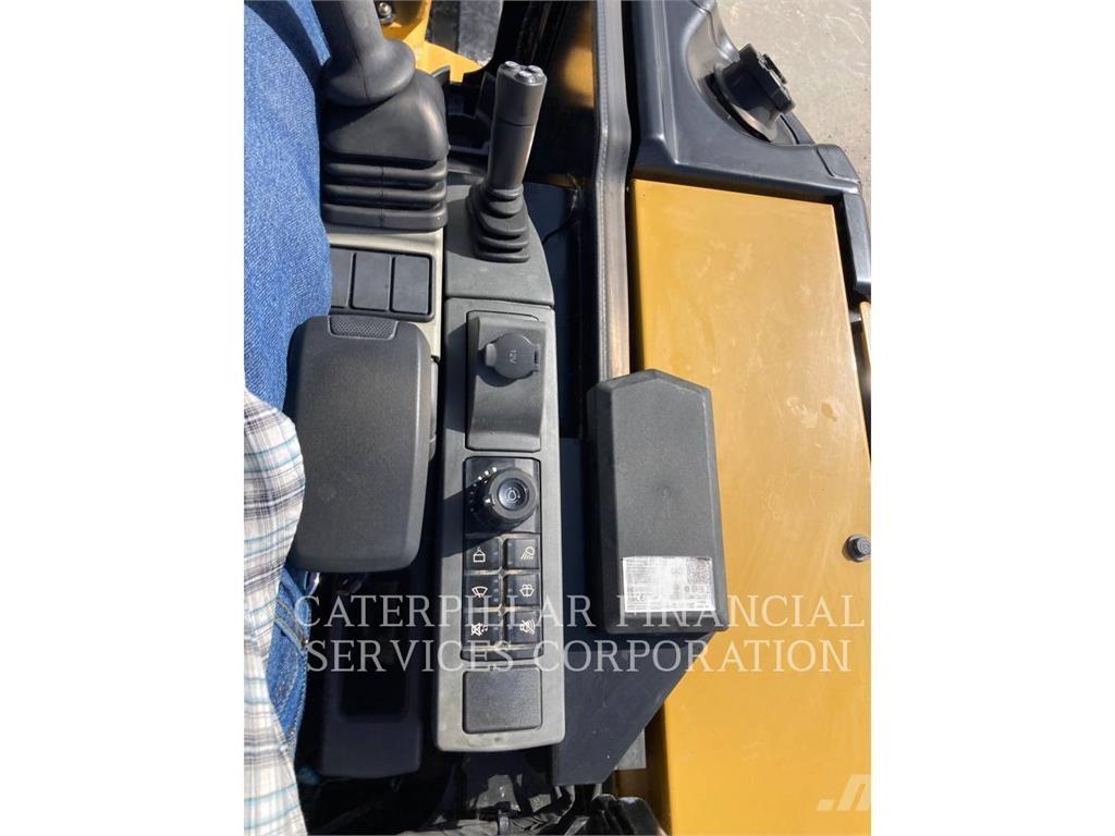 CAT 303.507CR 大型油圧ショベル12t以上（パワーショベル・ユンボ）