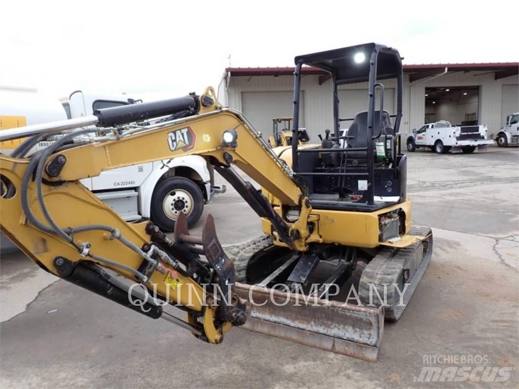 CAT 303.5E2 大型油圧ショベル12t以上（パワーショベル・ユンボ）