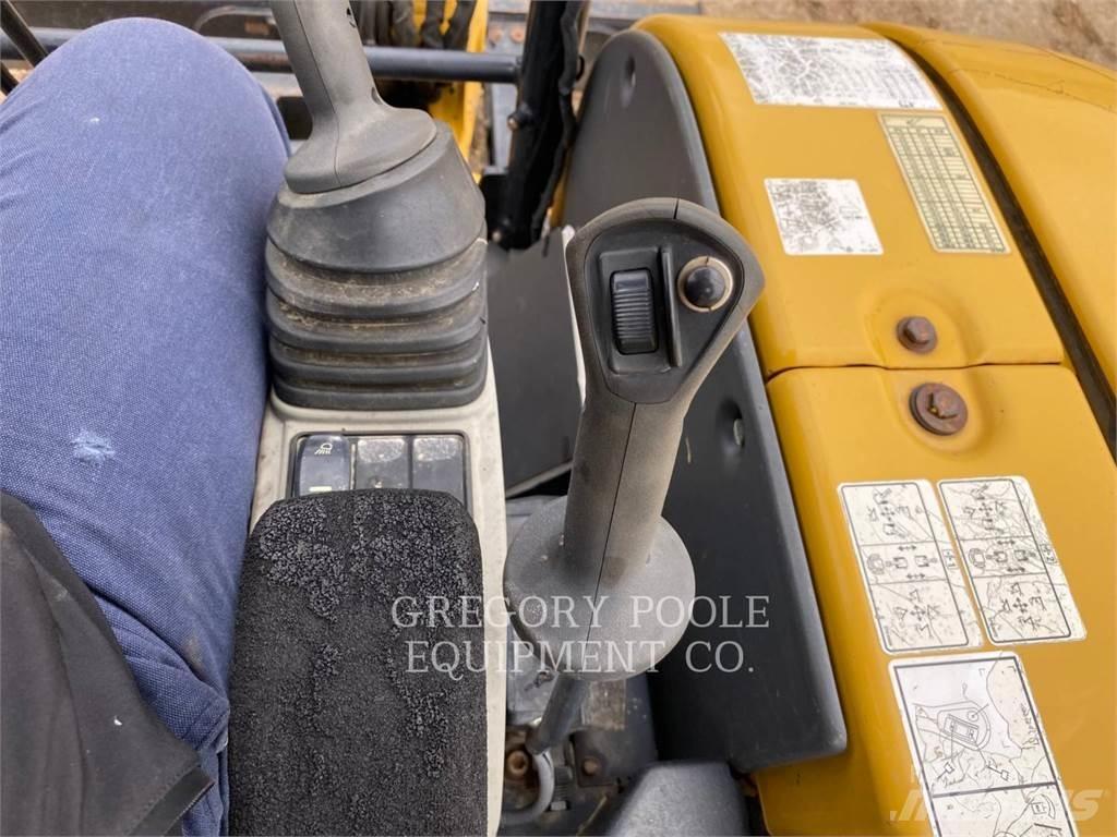 CAT 303.5E2CR 大型油圧ショベル12t以上（パワーショベル・ユンボ）