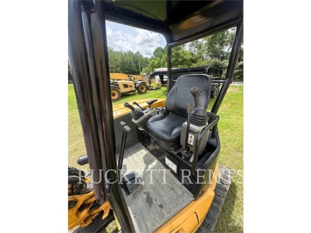CAT 303.5E2CR 大型油圧ショベル12t以上（パワーショベル・ユンボ）