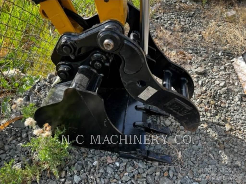 CAT 303.5E2CRN 大型油圧ショベル12t以上（パワーショベル・ユンボ）