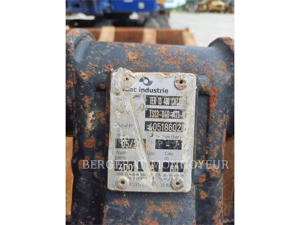 CAT 303 CR 大型油圧ショベル12t以上（パワーショベル・ユンボ）