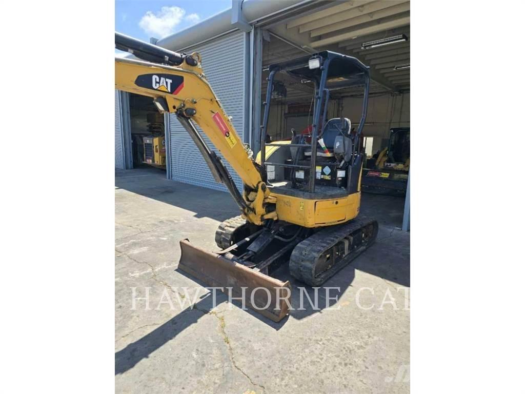 CAT 303E CR 大型油圧ショベル12t以上（パワーショベル・ユンボ）