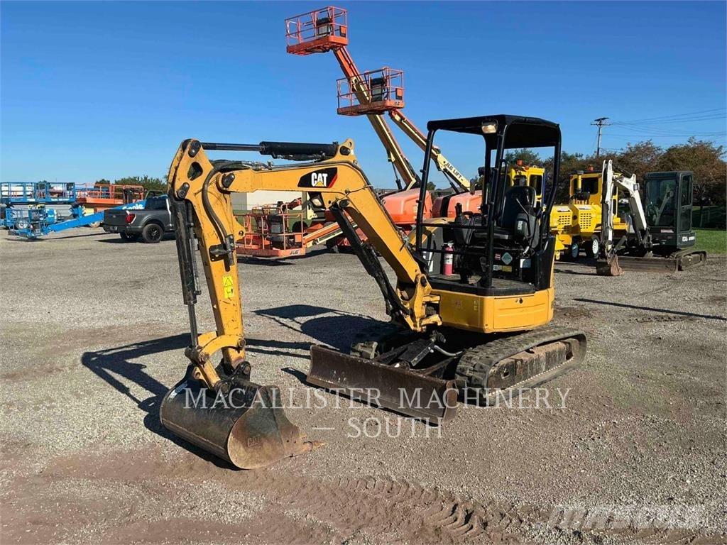 CAT 303ECR 大型油圧ショベル12t以上（パワーショベル・ユンボ）