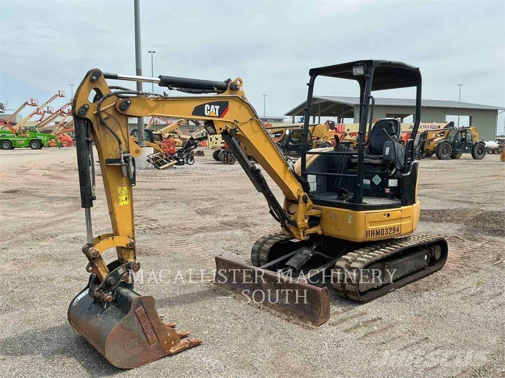CAT 303ECR 大型油圧ショベル12t以上（パワーショベル・ユンボ）
