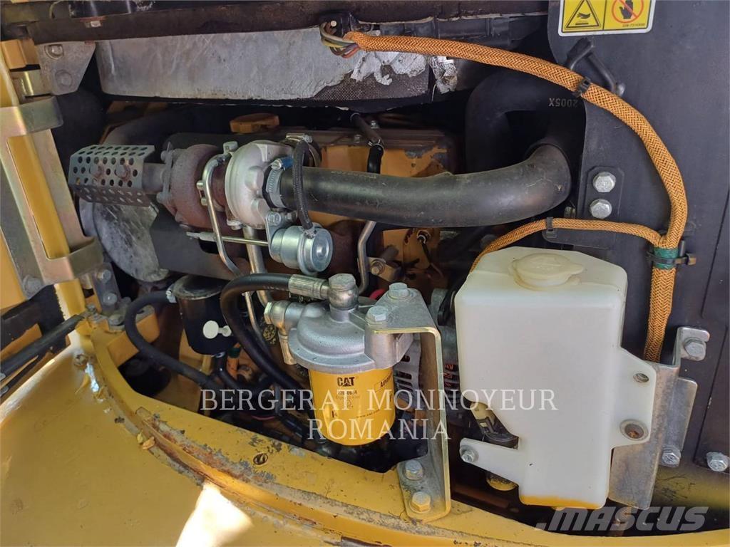 CAT 304DCR 大型油圧ショベル12t以上（パワーショベル・ユンボ）