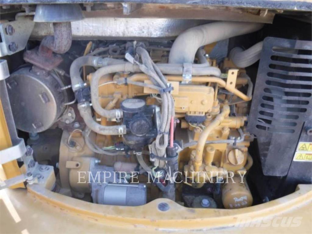 CAT 304E2 大型油圧ショベル12t以上（パワーショベル・ユンボ）