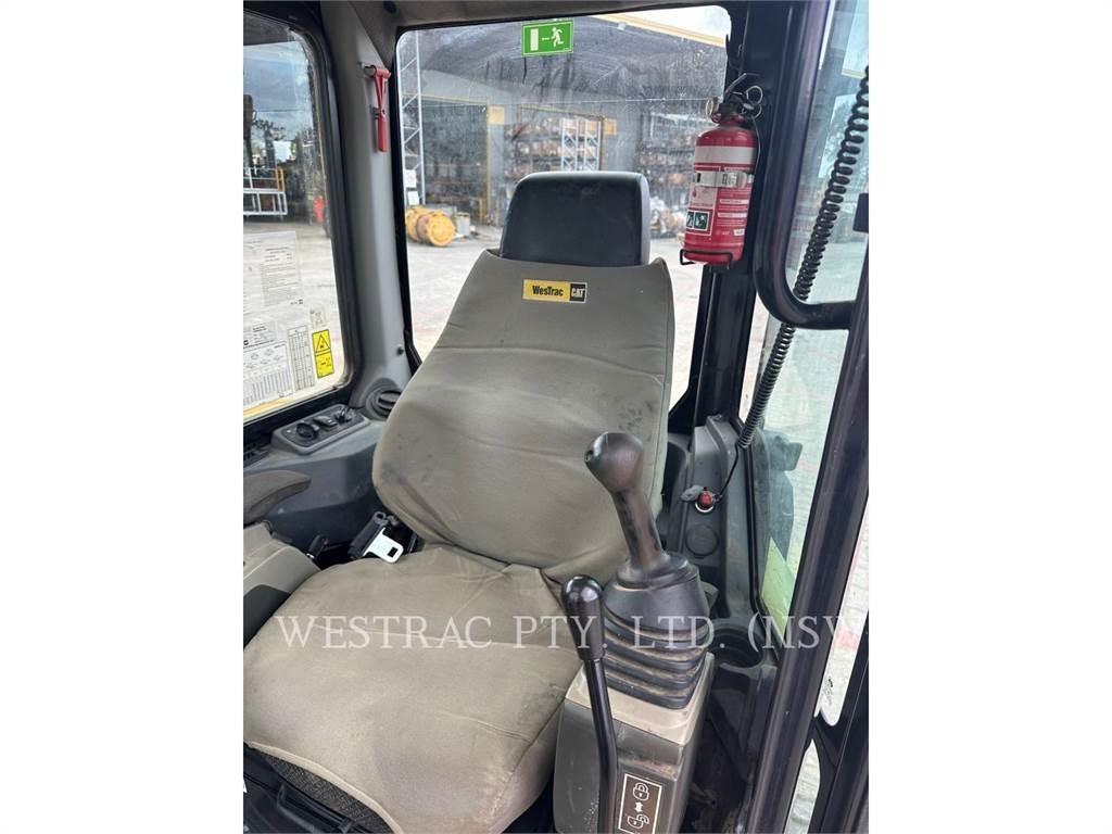 CAT 304E2CR 大型油圧ショベル12t以上（パワーショベル・ユンボ）