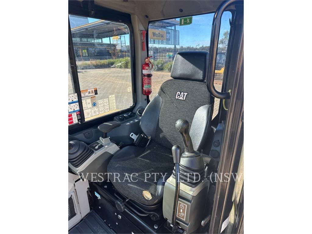 CAT 304E2CR 大型油圧ショベル12t以上（パワーショベル・ユンボ）