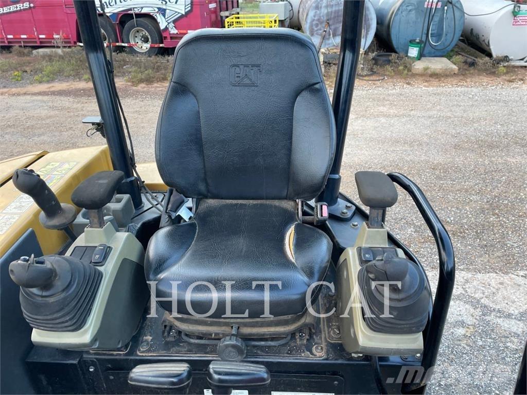 CAT 304E2CR 大型油圧ショベル12t以上（パワーショベル・ユンボ）