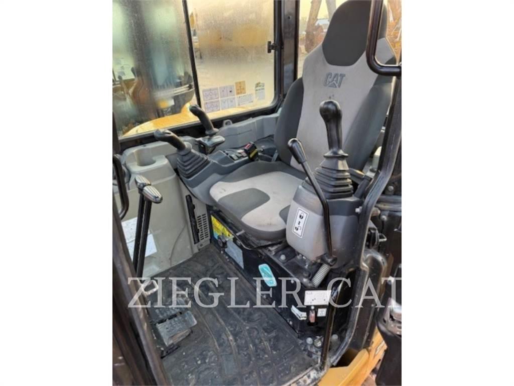 CAT 305.5D 大型油圧ショベル12t以上（パワーショベル・ユンボ）