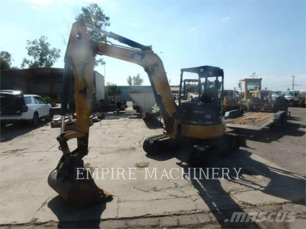 CAT 305.5E 大型油圧ショベル12t以上（パワーショベル・ユンボ）