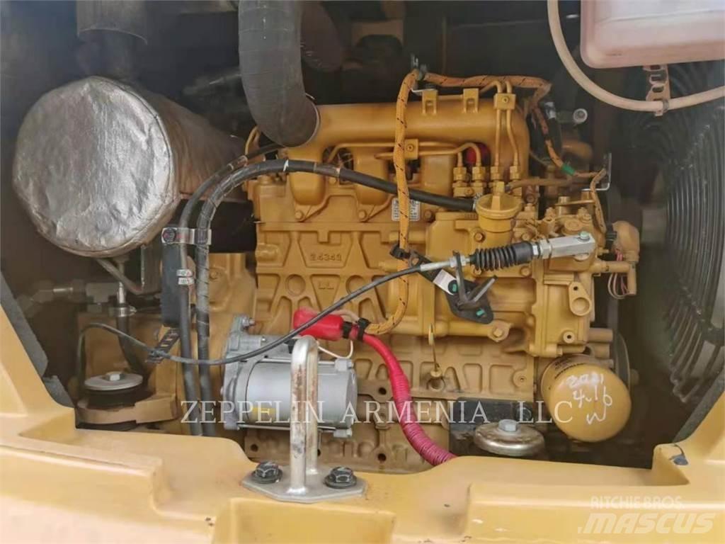 CAT 305.5E2 大型油圧ショベル12t以上（パワーショベル・ユンボ）