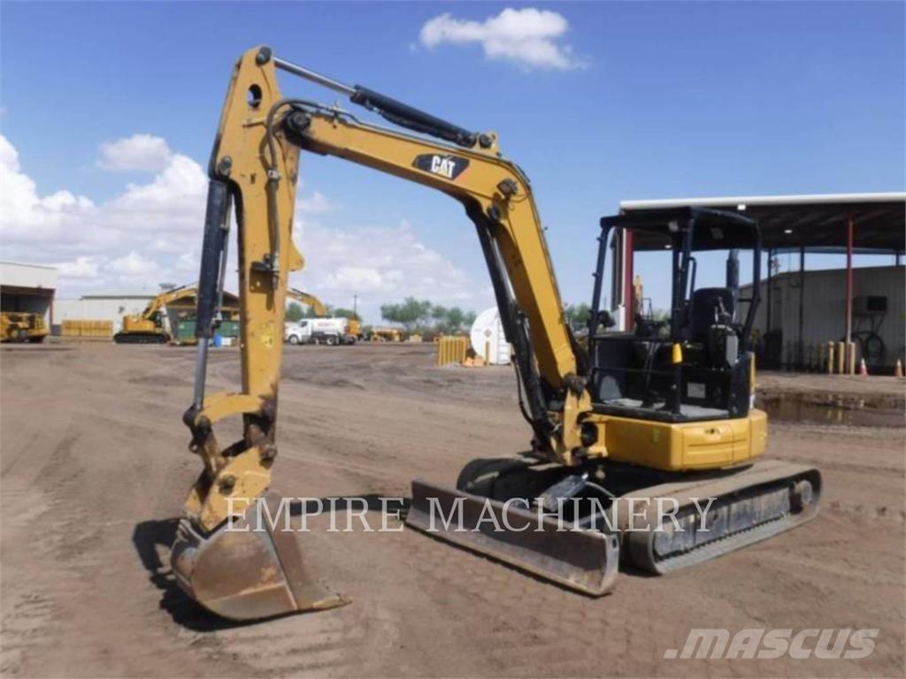 CAT 305.5E2 大型油圧ショベル12t以上（パワーショベル・ユンボ）