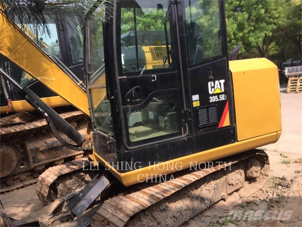 CAT 305.5E2 大型油圧ショベル12t以上（パワーショベル・ユンボ）