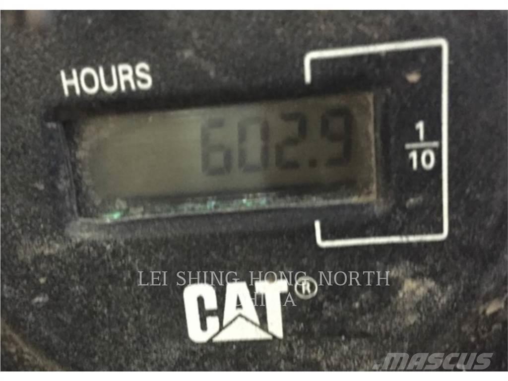 CAT 305.5E2 大型油圧ショベル12t以上（パワーショベル・ユンボ）