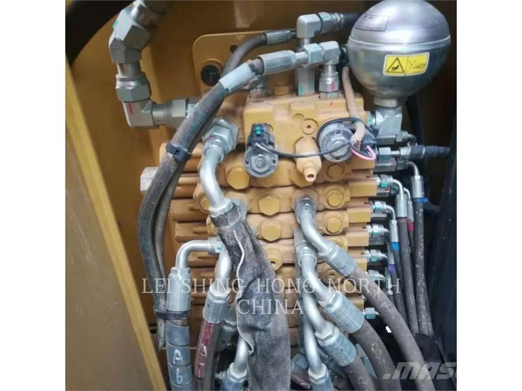 CAT 305.5E2 大型油圧ショベル12t以上（パワーショベル・ユンボ）