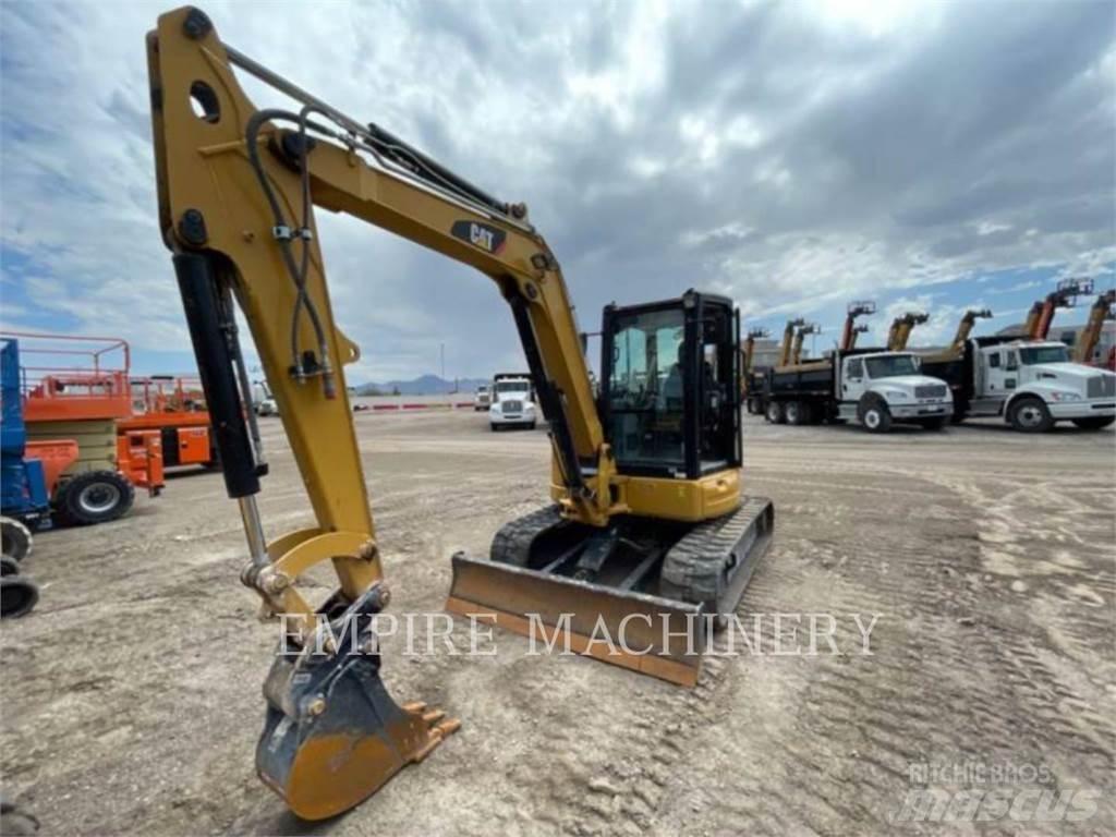 CAT 305.5E2 CA 大型油圧ショベル12t以上（パワーショベル・ユンボ）