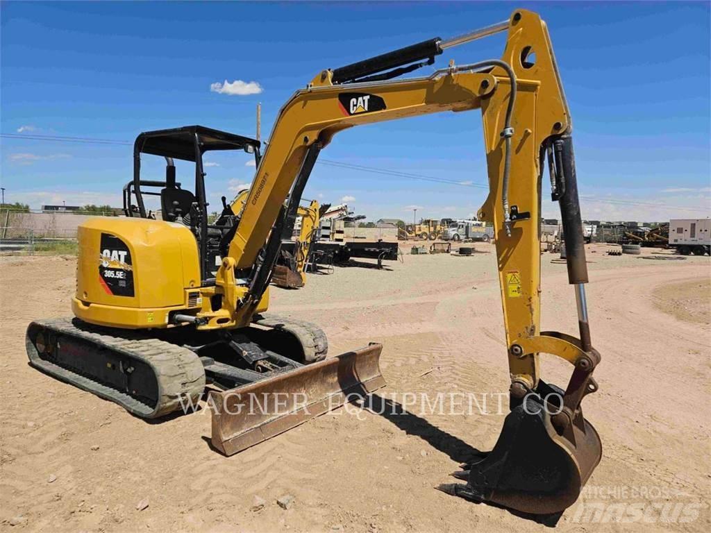 CAT 305.5E2 CR 大型油圧ショベル12t以上（パワーショベル・ユンボ）