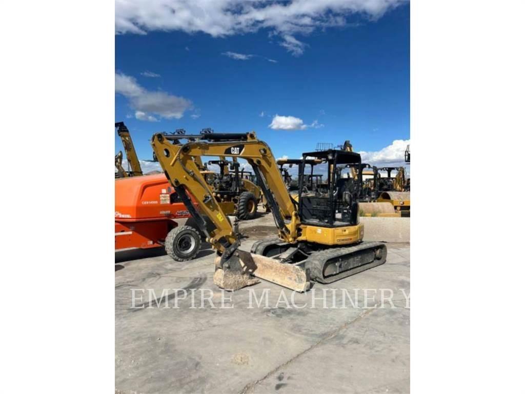 CAT 305.5E2 OR 大型油圧ショベル12t以上（パワーショベル・ユンボ）