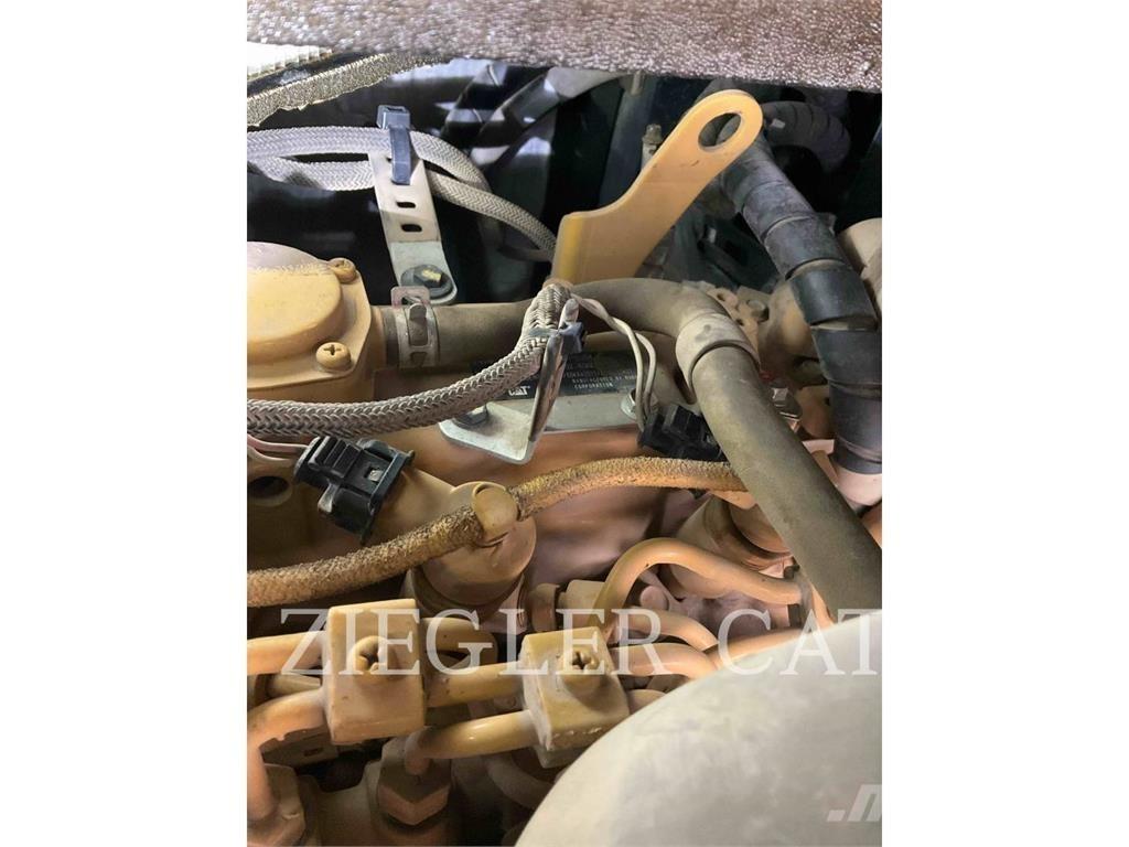 CAT 305.5E2CR 大型油圧ショベル12t以上（パワーショベル・ユンボ）
