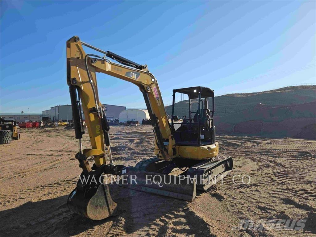 CAT 305.5E2CR 大型油圧ショベル12t以上（パワーショベル・ユンボ）