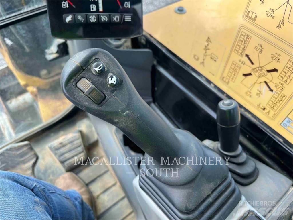 CAT 305 CR 大型油圧ショベル12t以上（パワーショベル・ユンボ）