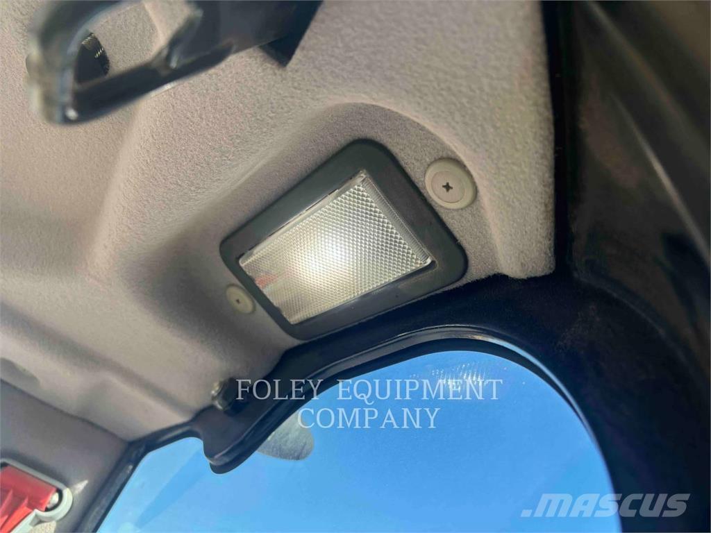 CAT 30507CR 大型油圧ショベル12t以上（パワーショベル・ユンボ）