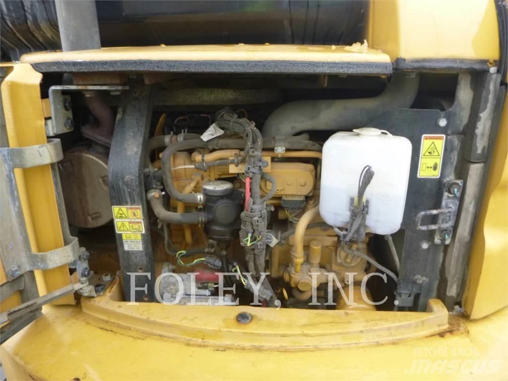 CAT 305E2CR 大型油圧ショベル12t以上（パワーショベル・ユンボ）