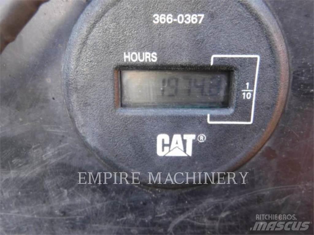 CAT 305E2CR 大型油圧ショベル12t以上（パワーショベル・ユンボ）