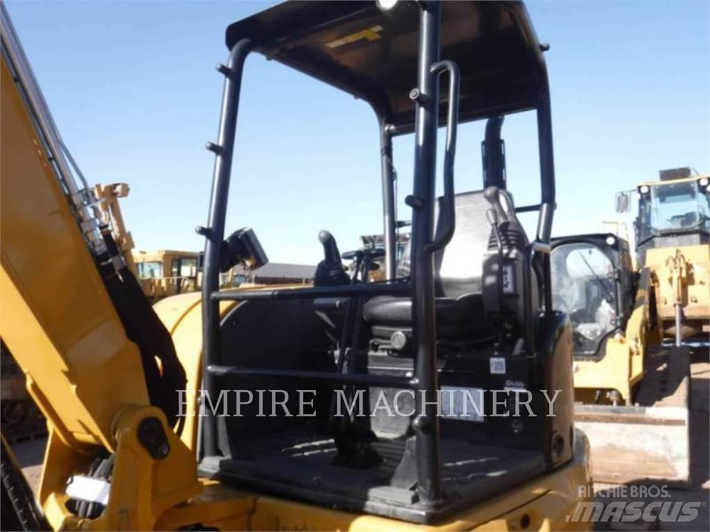 CAT 305E2CR 大型油圧ショベル12t以上（パワーショベル・ユンボ）