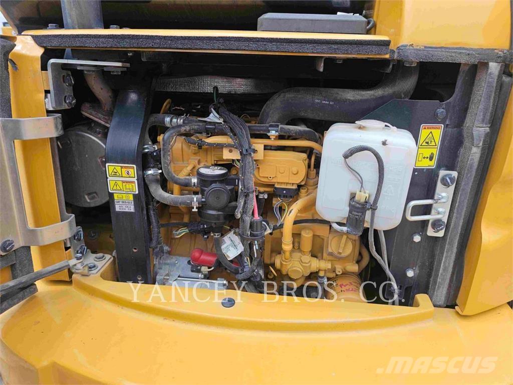 CAT 305E2CR 大型油圧ショベル12t以上（パワーショベル・ユンボ）