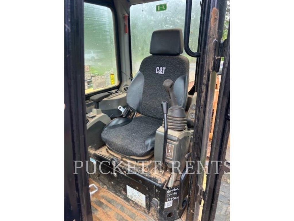 CAT 305E2CR 大型油圧ショベル12t以上（パワーショベル・ユンボ）