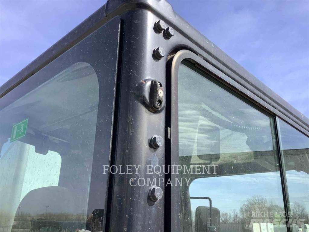 CAT 305ECR 大型油圧ショベル12t以上（パワーショベル・ユンボ）